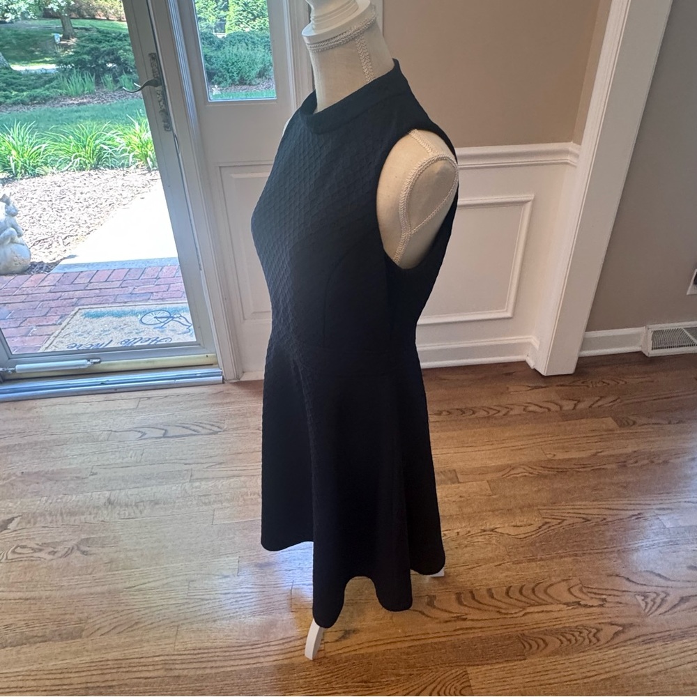 Nine West women’s size 8 navy Blue Lined Sleeveless Dress textured mock‎ neck - Picture 6 of 12